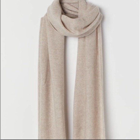 H&M Premium Selection Women 100% Cashmere Scarf 71x16 Cream Knit